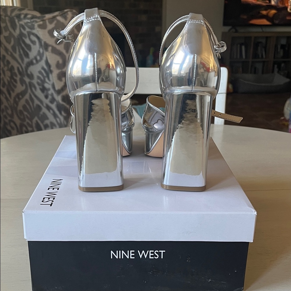 Nine West Vicky3 silver platforms - Picture 3 of 11